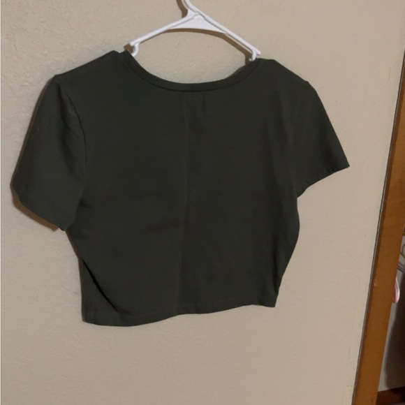 Crop top - Picture 2 of 3